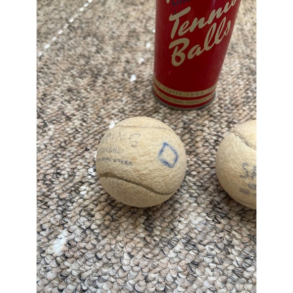 Vintage 1950s Spalding Championship Tennis Ball Tin with Two (2) Tennis Balls - Picture 15 of 16